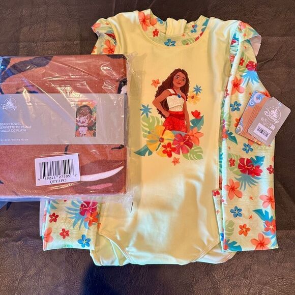 NWT Disney Moana 1-pc Swimsuit Sz 9/10 Girls & Moana/Pua Beach Towel - Picture 1 of 3